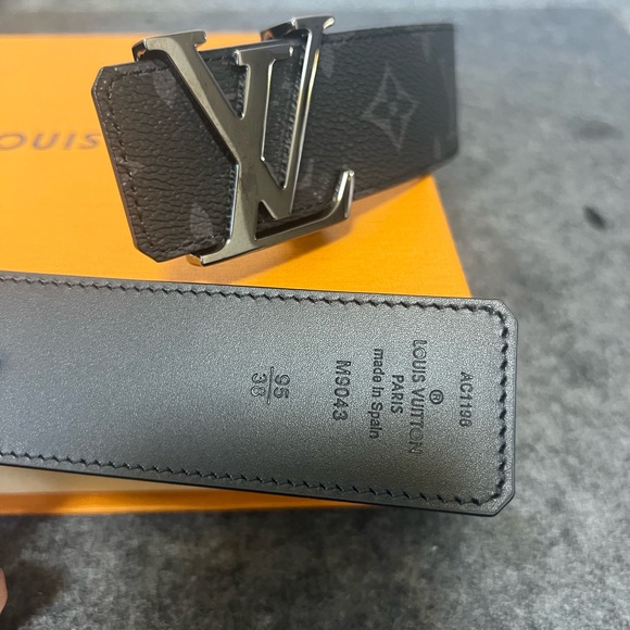 Authentic Louis Vuitton belt for men size 3cm*95cm/38 - Picture 2 of 5